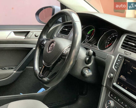 Белый Фольксваген e-Golf, объемом двигателя 0 л и пробегом 142 тыс. км за 8100 $, фото 69 на Automoto.ua