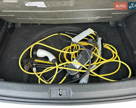 Білий Фольксваген e-Golf, об'ємом двигуна 0 л та пробігом 181 тис. км за 8200 $, фото 22 на Automoto.ua