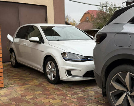 Белый Фольксваген e-Golf, объемом двигателя 0 л и пробегом 119 тыс. км за 9000 $, фото 1 на Automoto.ua