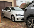 Белый Фольксваген e-Golf, объемом двигателя 0 л и пробегом 119 тыс. км за 9000 $, фото 1 на Automoto.ua