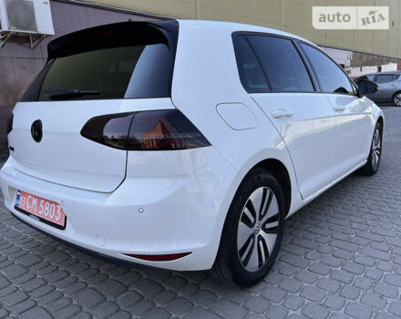 Белый Фольксваген e-Golf, объемом двигателя 0 л и пробегом 102 тыс. км за 9900 $, фото 14 на Automoto.ua