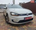 Белый Фольксваген e-Golf, объемом двигателя 0 л и пробегом 128 тыс. км за 8999 $, фото 1 на Automoto.ua