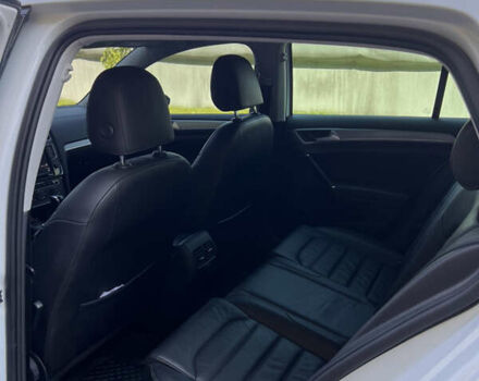 Белый Фольксваген e-Golf, объемом двигателя 0 л и пробегом 102 тыс. км за 9900 $, фото 32 на Automoto.ua