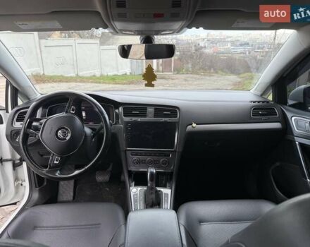 Білий Фольксваген e-Golf, об'ємом двигуна 0 л та пробігом 144 тис. км за 10500 $, фото 13 на Automoto.ua