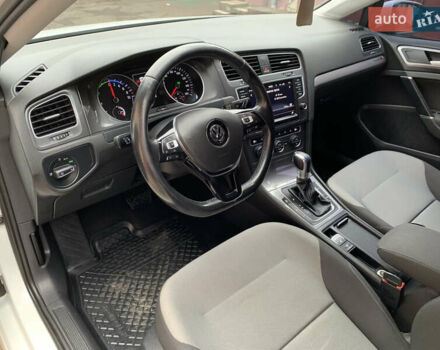 Білий Фольксваген e-Golf, об'ємом двигуна 0 л та пробігом 142 тис. км за 7999 $, фото 91 на Automoto.ua