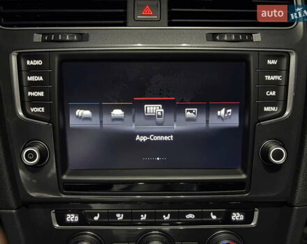 Белый Фольксваген e-Golf, объемом двигателя 0 л и пробегом 170 тыс. км за 7999 $, фото 6 на Automoto.ua