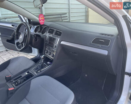 Белый Фольксваген e-Golf, объемом двигателя 0 л и пробегом 114 тыс. км за 12000 $, фото 3 на Automoto.ua