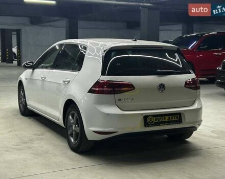 Белый Фольксваген e-Golf, объемом двигателя 0 л и пробегом 103 тыс. км за 11800 $, фото 3 на Automoto.ua