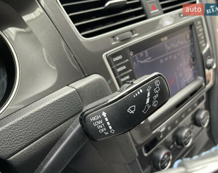 Белый Фольксваген e-Golf, объемом двигателя 0 л и пробегом 91 тыс. км за 8570 $, фото 39 на Automoto.ua