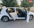 Белый Фольксваген e-Golf, объемом двигателя 0 л и пробегом 117 тыс. км за 9000 $, фото 4 на Automoto.ua