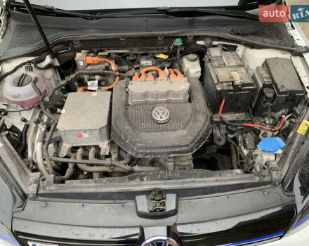 Білий Фольксваген e-Golf, об'ємом двигуна 0 л та пробігом 142 тис. км за 7999 $, фото 93 на Automoto.ua