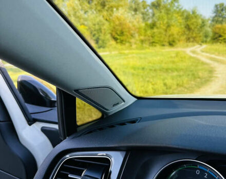 Белый Фольксваген e-Golf, объемом двигателя 0 л и пробегом 73 тыс. км за 9300 $, фото 9 на Automoto.ua