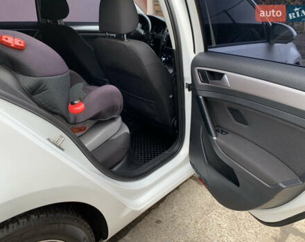 Білий Фольксваген e-Golf, об'ємом двигуна 0 л та пробігом 142 тис. км за 7999 $, фото 72 на Automoto.ua