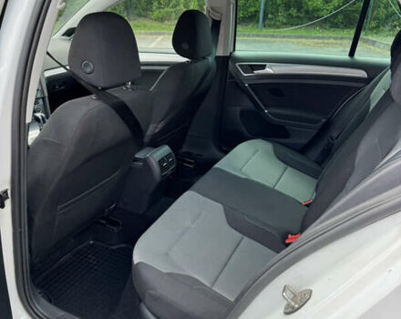 Белый Фольксваген e-Golf, объемом двигателя 0 л и пробегом 95 тыс. км за 8900 $, фото 16 на Automoto.ua