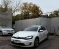 Белый Фольксваген e-Golf, объемом двигателя 0 л и пробегом 104 тыс. км за 10900 $, фото 1 на Automoto.ua