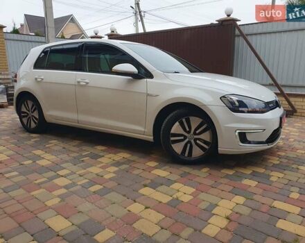 Белый Фольксваген e-Golf, объемом двигателя 0 л и пробегом 128 тыс. км за 8999 $, фото 14 на Automoto.ua