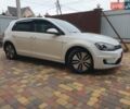 Белый Фольксваген e-Golf, объемом двигателя 0 л и пробегом 128 тыс. км за 8999 $, фото 14 на Automoto.ua