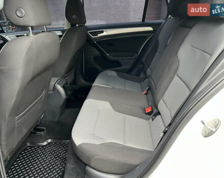Белый Фольксваген e-Golf, объемом двигателя 0 л и пробегом 142 тыс. км за 7950 $, фото 34 на Automoto.ua