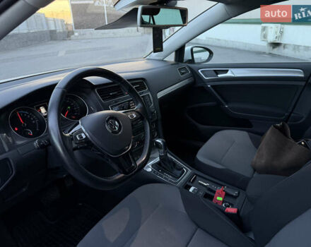 Белый Фольксваген e-Golf, объемом двигателя 0 л и пробегом 85 тыс. км за 8300 $, фото 7 на Automoto.ua