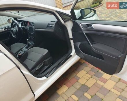 Белый Фольксваген e-Golf, объемом двигателя 0 л и пробегом 128 тыс. км за 8999 $, фото 74 на Automoto.ua
