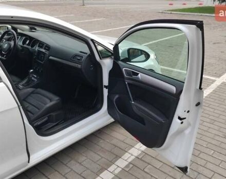 Білий Фольксваген e-Golf, об'ємом двигуна 0 л та пробігом 150 тис. км за 9300 $, фото 18 на Automoto.ua