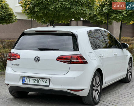 Белый Фольксваген e-Golf, объемом двигателя 0 л и пробегом 142 тыс. км за 7950 $, фото 18 на Automoto.ua