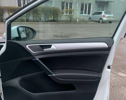 Белый Фольксваген e-Golf, объемом двигателя 0 л и пробегом 117 тыс. км за 8500 $, фото 16 на Automoto.ua