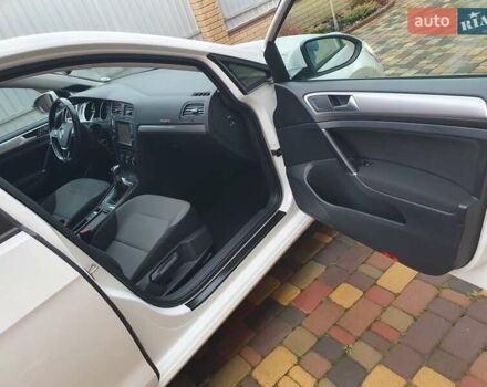Белый Фольксваген e-Golf, объемом двигателя 0 л и пробегом 130 тыс. км за 8999 $, фото 67 на Automoto.ua