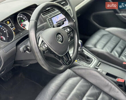 Белый Фольксваген e-Golf, объемом двигателя 0 л и пробегом 195 тыс. км за 7499 $, фото 15 на Automoto.ua