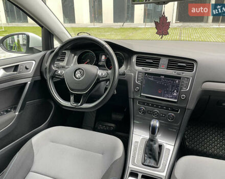 Белый Фольксваген e-Golf, объемом двигателя 0 л и пробегом 91 тыс. км за 8570 $, фото 35 на Automoto.ua