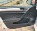 Белый Фольксваген e-Golf, объемом двигателя 0 л и пробегом 128 тыс. км за 8999 $, фото 55 на Automoto.ua