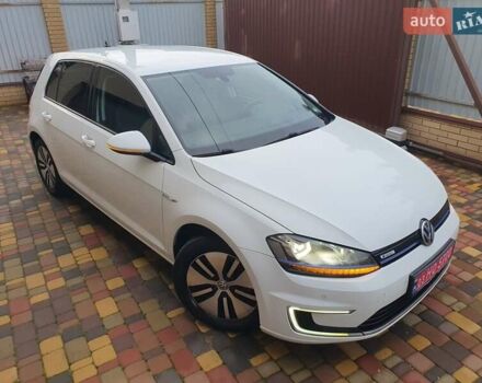 Белый Фольксваген e-Golf, объемом двигателя 0 л и пробегом 130 тыс. км за 8999 $, фото 25 на Automoto.ua