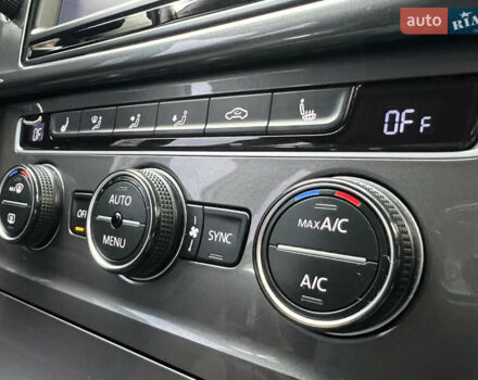 Белый Фольксваген e-Golf, объемом двигателя 0 л и пробегом 142 тыс. км за 7950 $, фото 40 на Automoto.ua