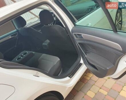 Белый Фольксваген e-Golf, объемом двигателя 0 л и пробегом 128 тыс. км за 8999 $, фото 83 на Automoto.ua