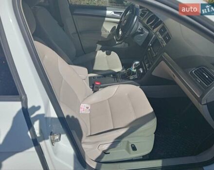 Белый Фольксваген e-Golf, объемом двигателя 0 л и пробегом 125 тыс. км за 8555 $, фото 2 на Automoto.ua