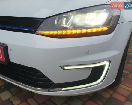 Белый Фольксваген e-Golf, объемом двигателя 0 л и пробегом 130 тыс. км за 8999 $, фото 35 на Automoto.ua