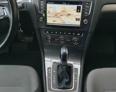 Белый Фольксваген e-Golf, объемом двигателя 0 л и пробегом 130 тыс. км за 8999 $, фото 89 на Automoto.ua