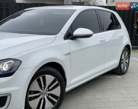 Белый Фольксваген e-Golf, объемом двигателя 0 л и пробегом 142 тыс. км за 8100 $, фото 11 на Automoto.ua
