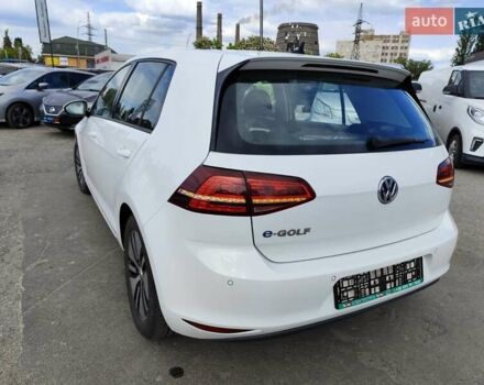 Білий Фольксваген e-Golf, об'ємом двигуна 0 л та пробігом 104 тис. км за 9199 $, фото 8 на Automoto.ua