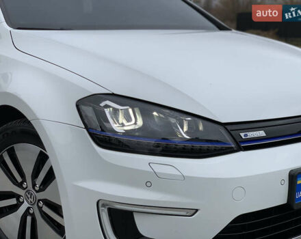 Белый Фольксваген e-Golf, объемом двигателя 0 л и пробегом 142 тыс. км за 8100 $, фото 30 на Automoto.ua