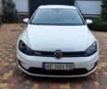 Белый Фольксваген e-Golf, объемом двигателя 0 л и пробегом 106 тыс. км за 10400 $, фото 1 на Automoto.ua