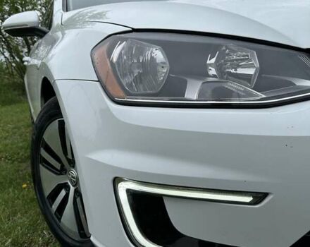 Белый Фольксваген e-Golf, объемом двигателя 0 л и пробегом 68 тыс. км за 8900 $, фото 9 на Automoto.ua