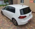 Белый Фольксваген e-Golf, объемом двигателя 0 л и пробегом 128 тыс. км за 8999 $, фото 18 на Automoto.ua
