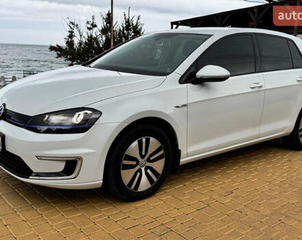 Белый Фольксваген e-Golf, объемом двигателя 0 л и пробегом 195 тыс. км за 8200 $, фото 9 на Automoto.ua