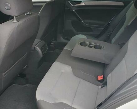 Белый Фольксваген e-Golf, объемом двигателя 0 л и пробегом 128 тыс. км за 8999 $, фото 72 на Automoto.ua