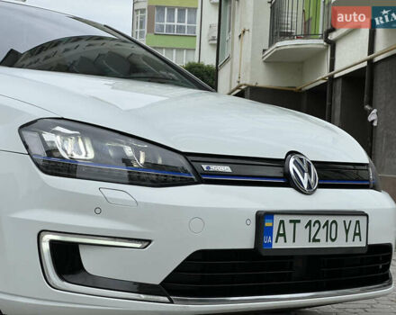 Белый Фольксваген e-Golf, объемом двигателя 0 л и пробегом 142 тыс. км за 7950 $, фото 6 на Automoto.ua