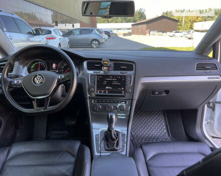 Белый Фольксваген e-Golf, объемом двигателя 0 л и пробегом 102 тыс. км за 9900 $, фото 29 на Automoto.ua