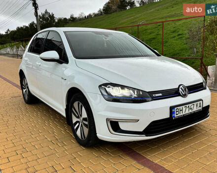 Белый Фольксваген e-Golf, объемом двигателя 0 л и пробегом 195 тыс. км за 8200 $, фото 7 на Automoto.ua