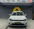 Белый Фольксваген e-Golf, объемом двигателя 0 л и пробегом 130 тыс. км за 11600 $, фото 1 на Automoto.ua
