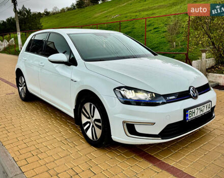 Белый Фольксваген e-Golf, объемом двигателя 0 л и пробегом 195 тыс. км за 8200 $, фото 18 на Automoto.ua
